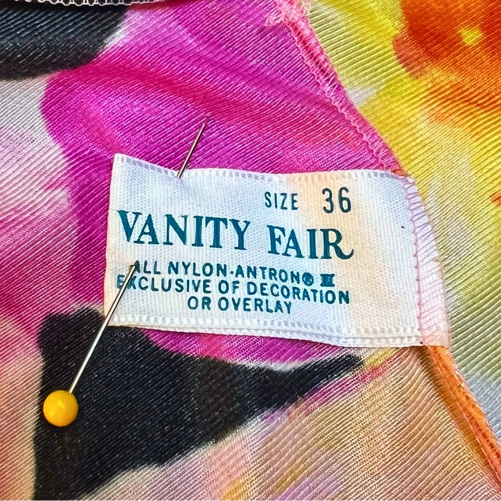 1970s Vanity Fair Elegant Floral Nightgown/Dress - Picture 6 of 7